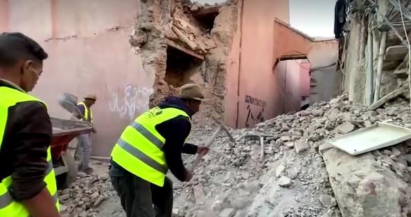 Passa de 800 o número de mortos após forte terremoto no Marrocos