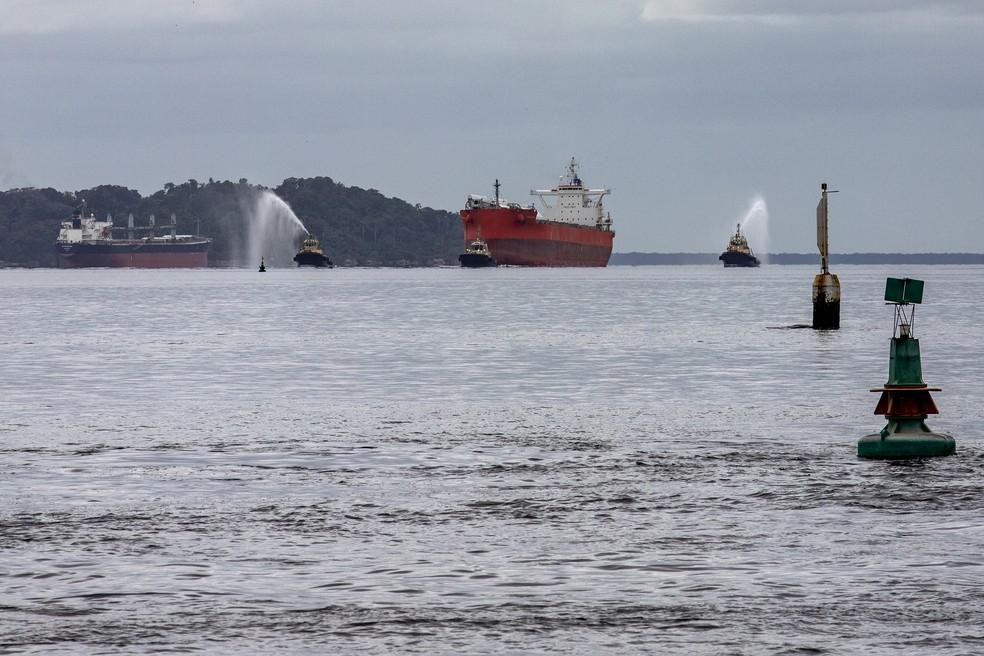 Navio cargueiro ‘movido a vento’ chega ao Paraná
