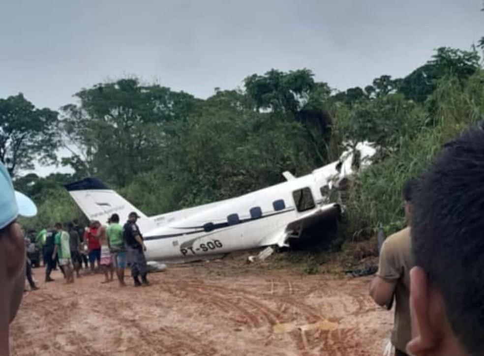 Avião cai no Amazonas e mata 14 pessoas, diz Defesa Civil