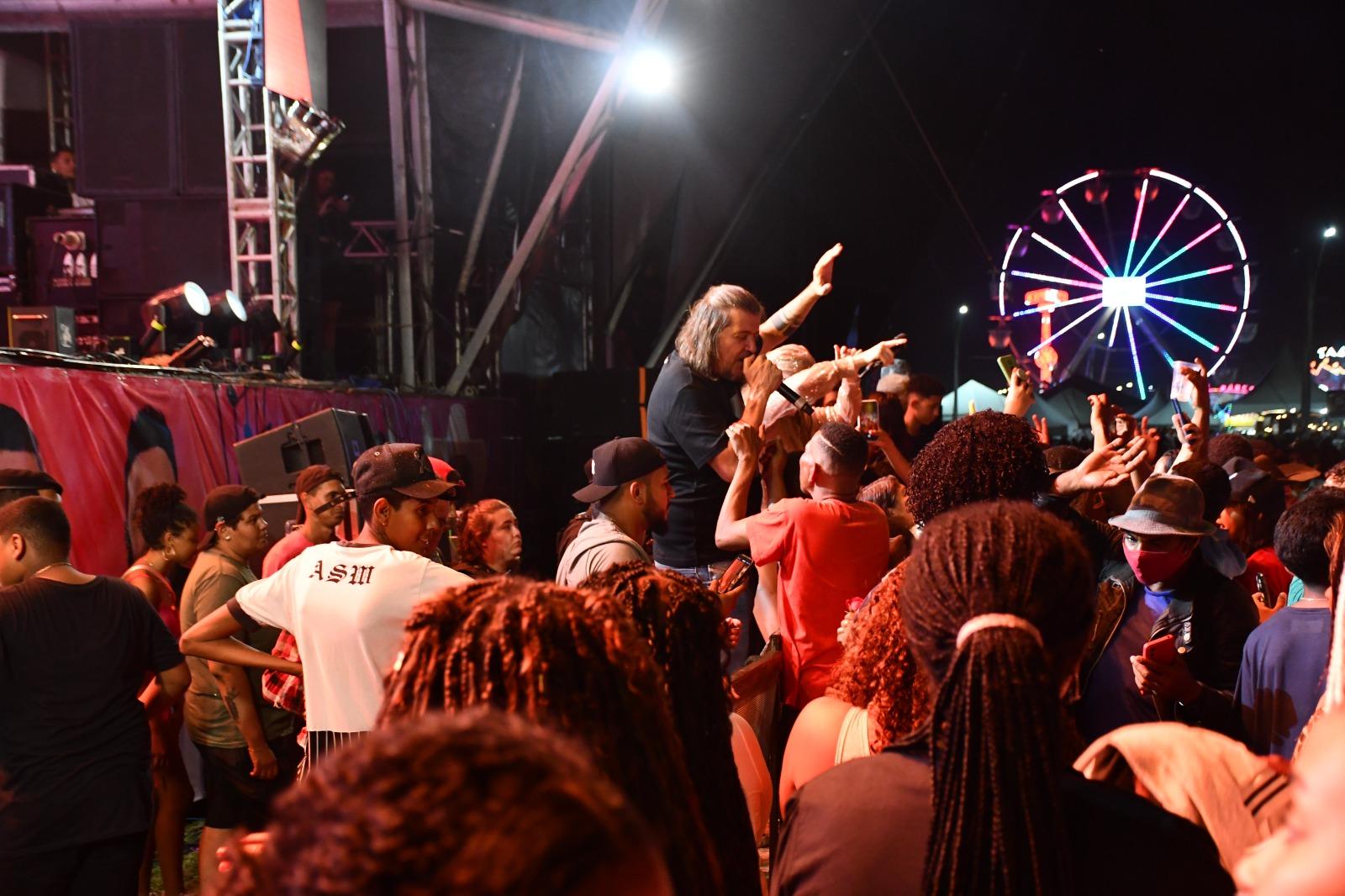 Inesquecível: primeiro dia de festa leva mais de 100 mil pessoas à ExpoSama, em São Mateus, ES