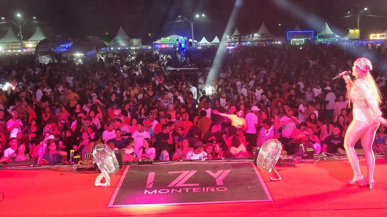 Inesquecível: primeiro dia de festa leva mais de 100 mil pessoas à ExpoSama, em São Mateus, ES