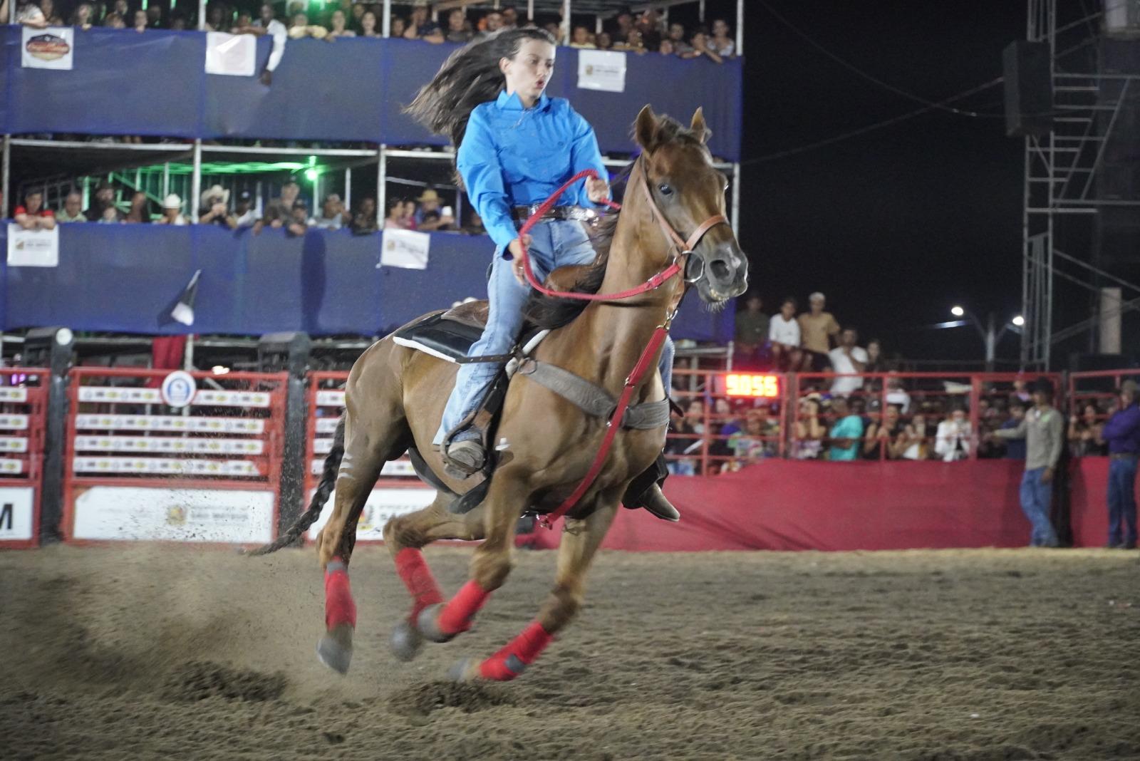 Campeão do rodeio da Exposama, Marcos Rosa é São Mateus em Marretos