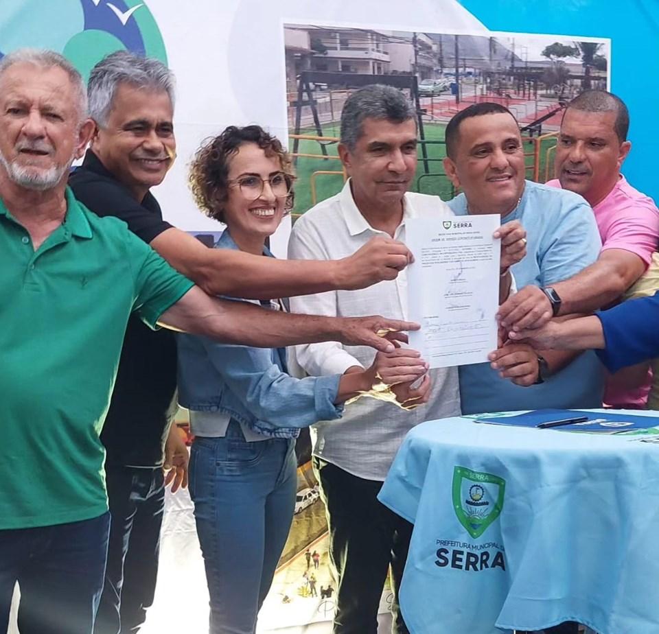 Governo do ES assina ordem de serviço para construção de campo Bom de Bola em Nova Almeida