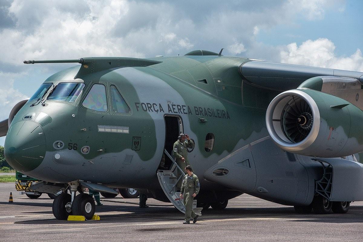 Primeiro avião com repatriados de Israel chega ao Brasil nesta quarta-feira (11)