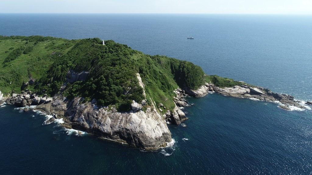 Ilha brasileira: Apesar de linda, ninguém pode pisar os pés nela; veja por que