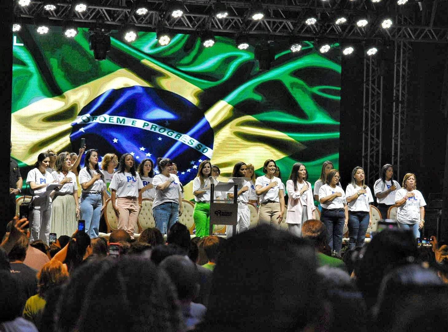 No ES, Michelle Bolsonaro dá posse a presidentes de partido e ironiza tentativa de golpe de Estado