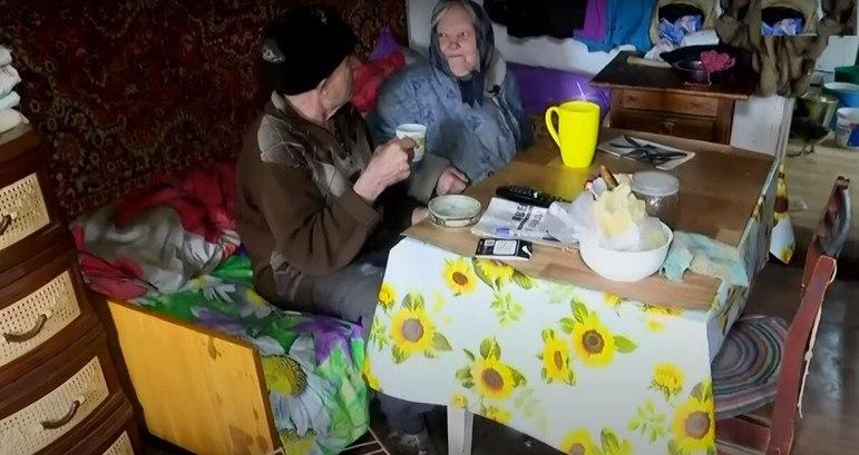 Casal de idosos vive isolado há 36 anos em vilarejo abandonado: “Odiamos a cidade”