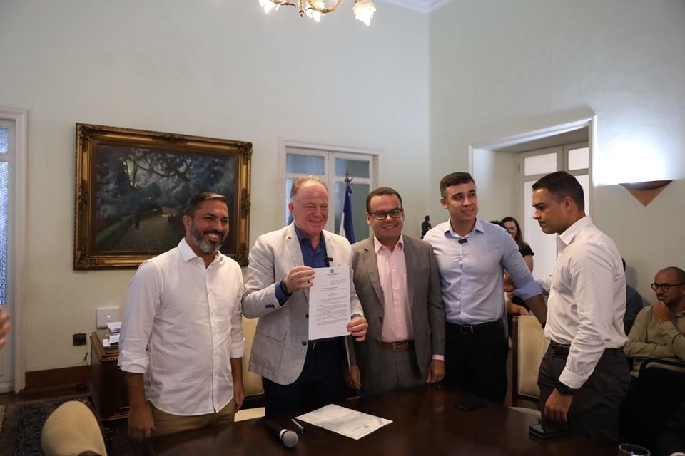 Casagrande sanciona Lei que institui a Política Estadual de Turismo no ES