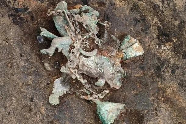 ‘Pênis alado mágico’ é encontrado em sítio arqueológico romano na Sérvia