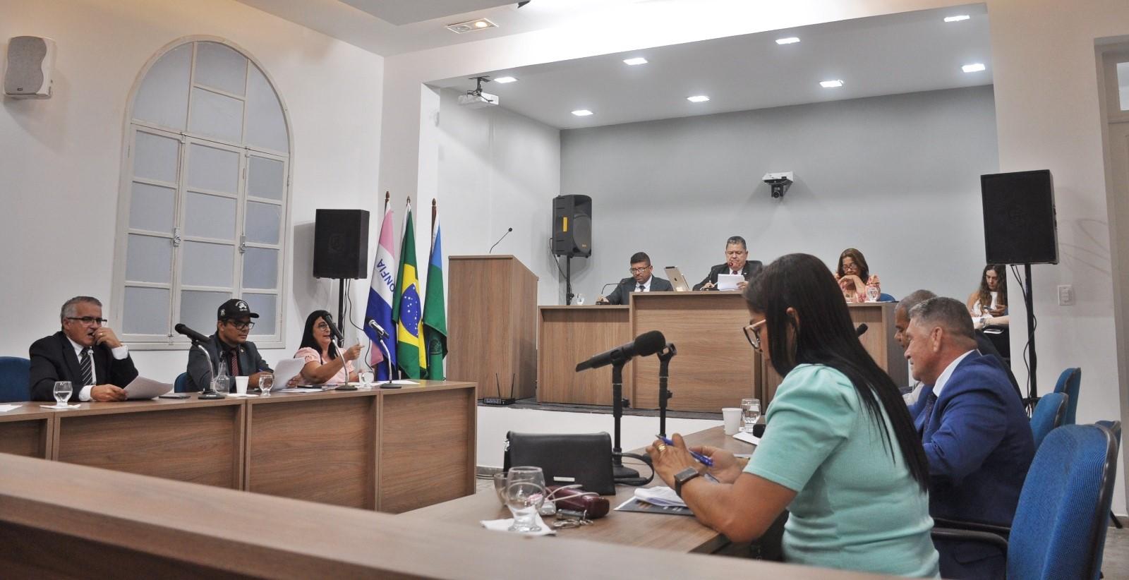 Câmara de São Mateus no ES aprova abono natalino para os servidores do Legislativo Câmara de São Mateus no ES aprova abono natalino para os servidores do Legislativo