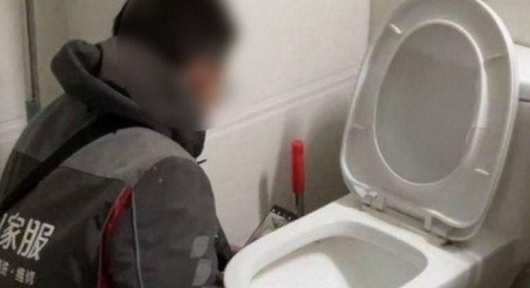 Casal descobre que bebeu água de banheiro por seis meses