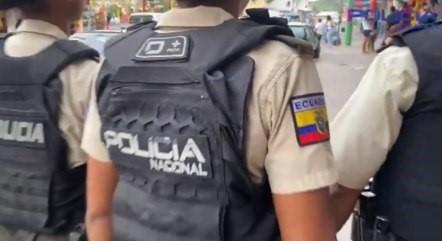 Três crianças e um bebê de cinco meses são assassinados a tiros dentro de casa
