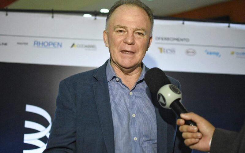 Casagrande vai pedir ajuda a Lula para destravar BR-101 e ferrovia até Anchieta Casagrande vai pedir ajuda a Lula para destravar BR-101 e ferrovia até Anchieta