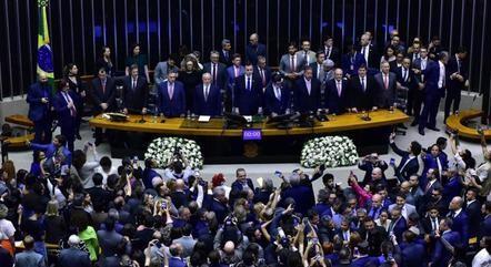 Depois de mais de 30 anos de discussão, Congresso promulga texto da reforma tributária Depois de mais de 30 anos de discussão, Congresso promulga texto da reforma tributária