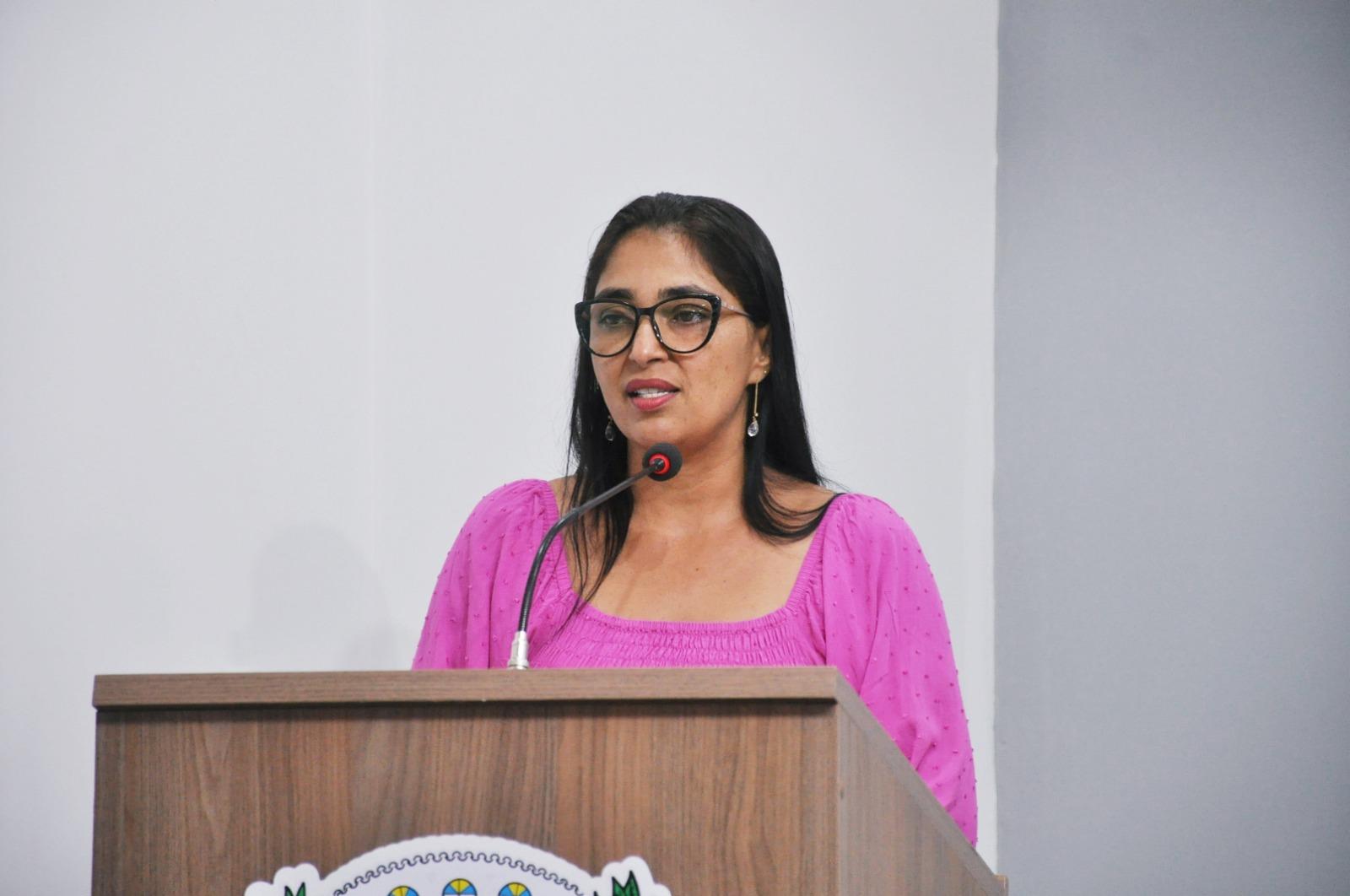 Projeto da vereadora Isamara proíbe músicas de teor sexual e violento em trenzinhos da alegria em São Mateus, ES Projeto da vereadora Isamara proíbe músicas de teor sexual e violento em trenzinhos da alegria em São Mateus, ES