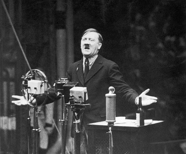 Como Adolf Hitler era quando criança?