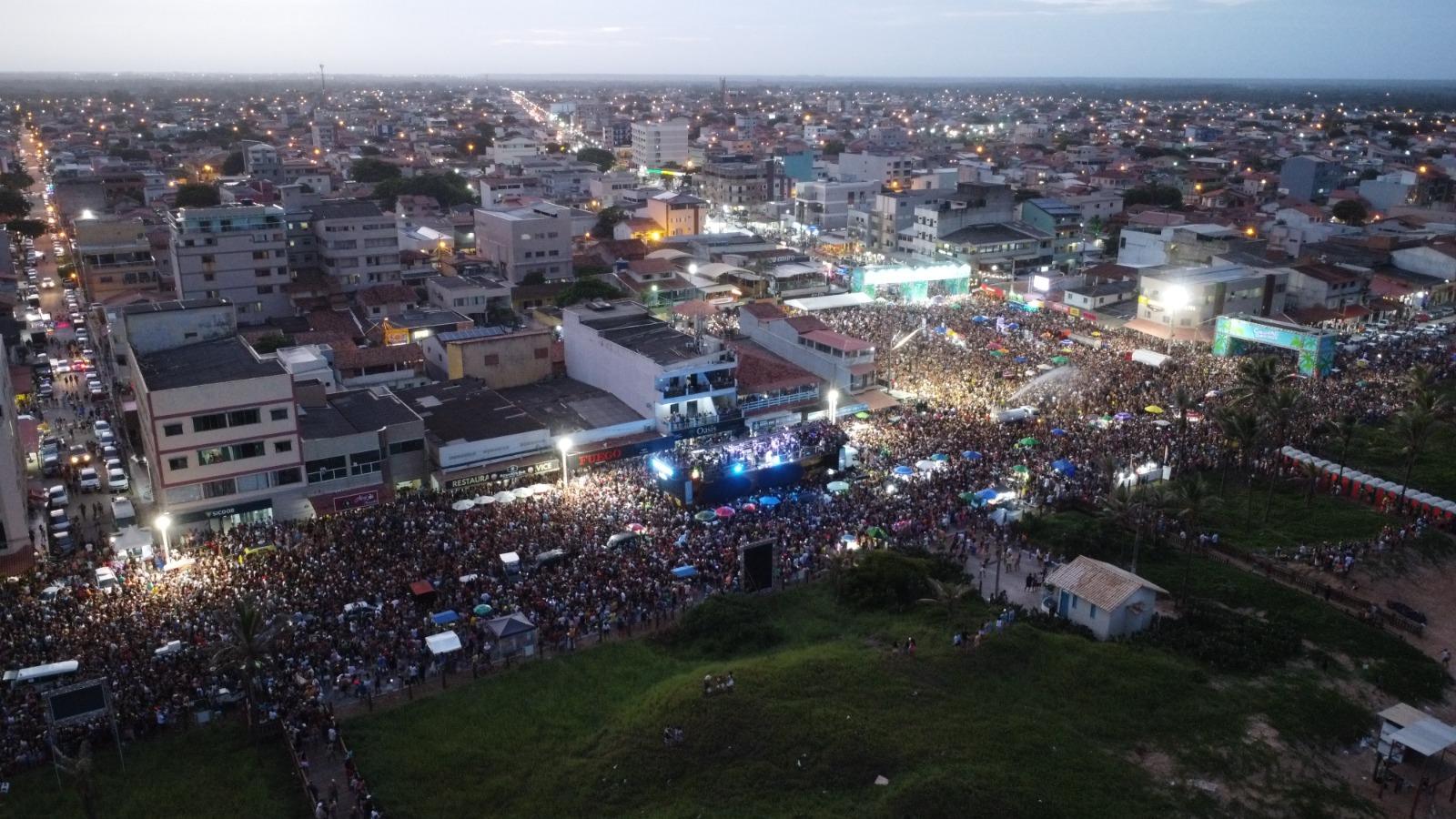 Carnaval Guriri, em São Mateus no ES é pra lavar a alma, é pra ser feliz, é pra pocar,  deixar o espírito livre e a perna bamba