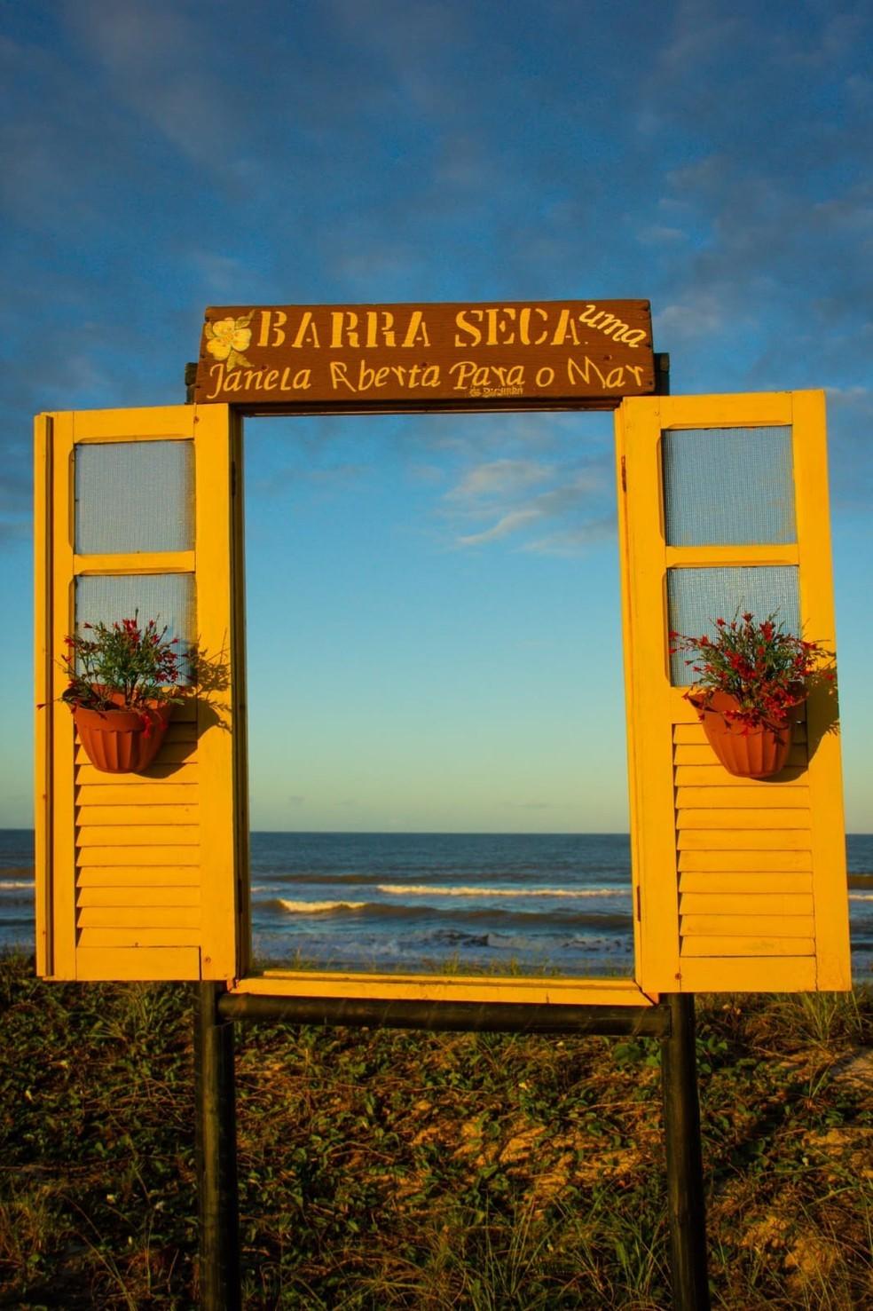Conheça e saiba as regras da única praia de naturismo do ES
