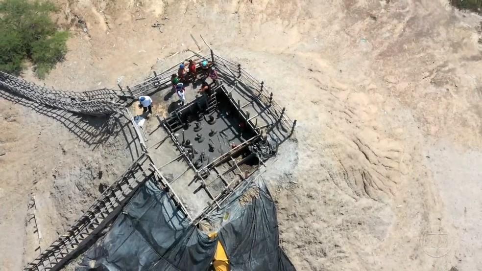 Conheça a ‘piscina’ de lama vulcânica com propriedades curativas e poder rejuvenescedor