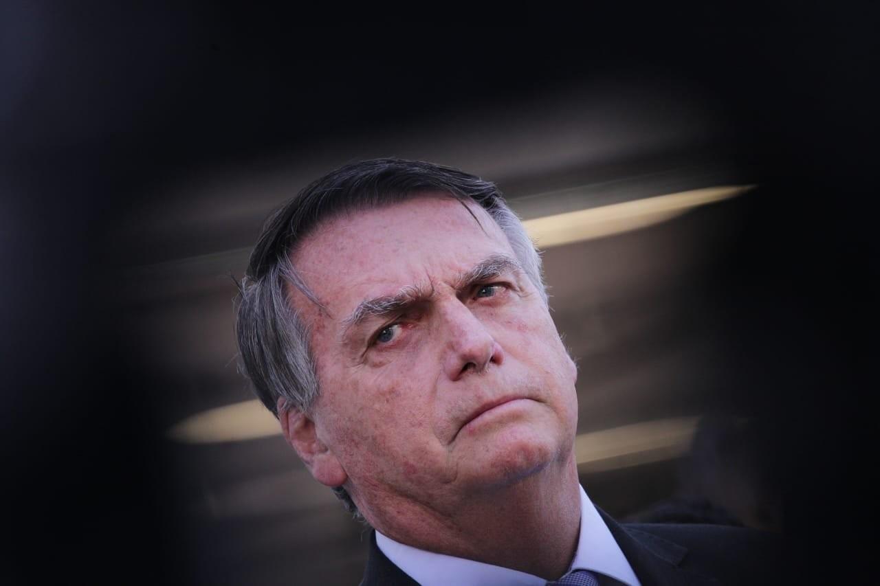 Bolsonaro nega tentativa de golpe e diz que estado de sítio dependeria do Congresso Bolsonaro nega tentativa de golpe e diz que estado de sítio dependeria do Congresso