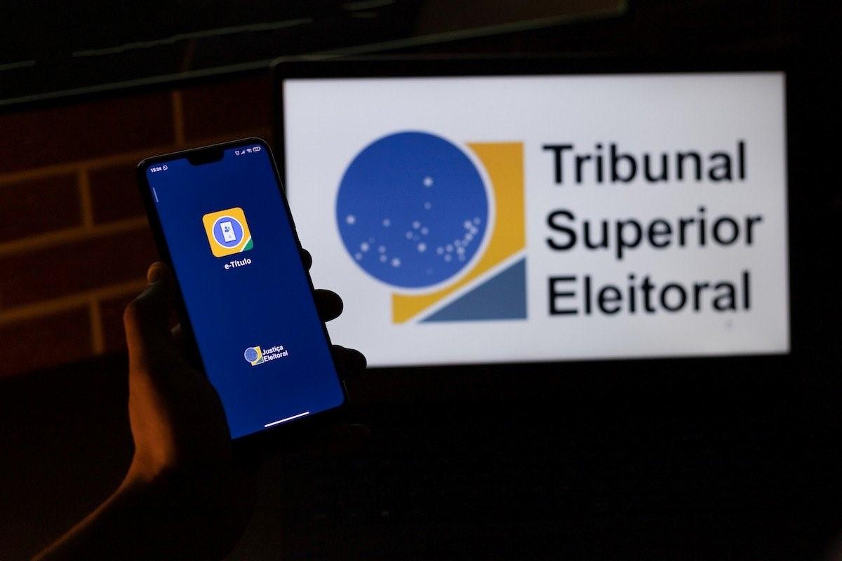 TSE suspende mudanças em sistema de filiação partidária até 5 de abril TSE suspende mudanças em sistema de filiação partidária até 5 de abril