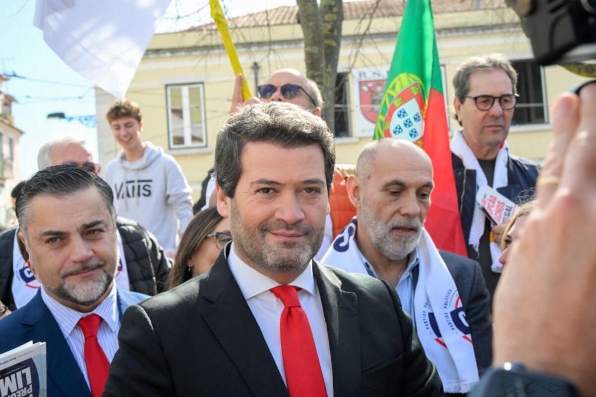 Candidato em eleição portuguesa promete impedir Lula de entrar no país