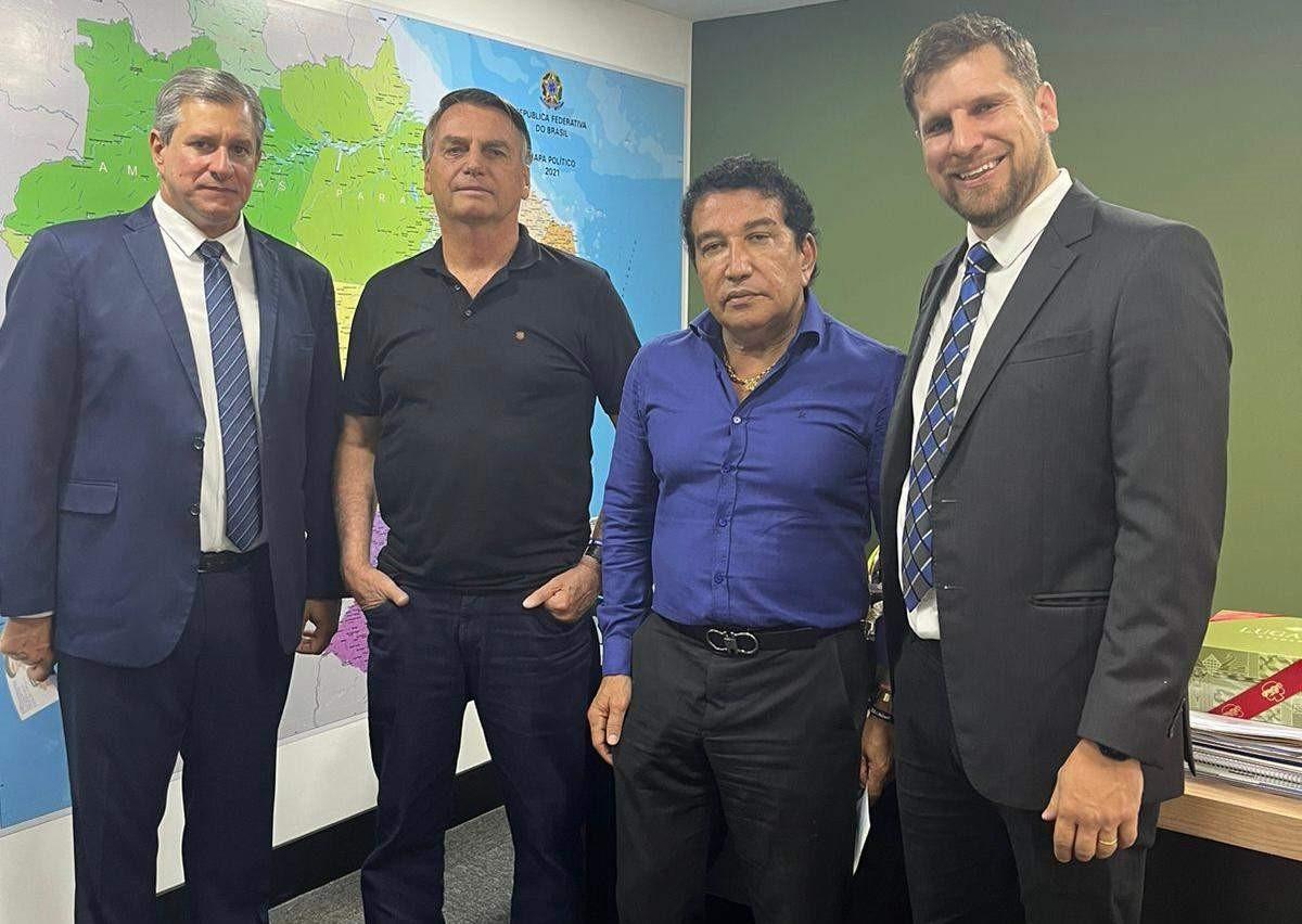 Em Brasília, Coronel Ramalho se filia ao PL com apoio de Bolsonaro Em Brasília, Coronel Ramalho se filia ao PL com apoio de Bolsonaro