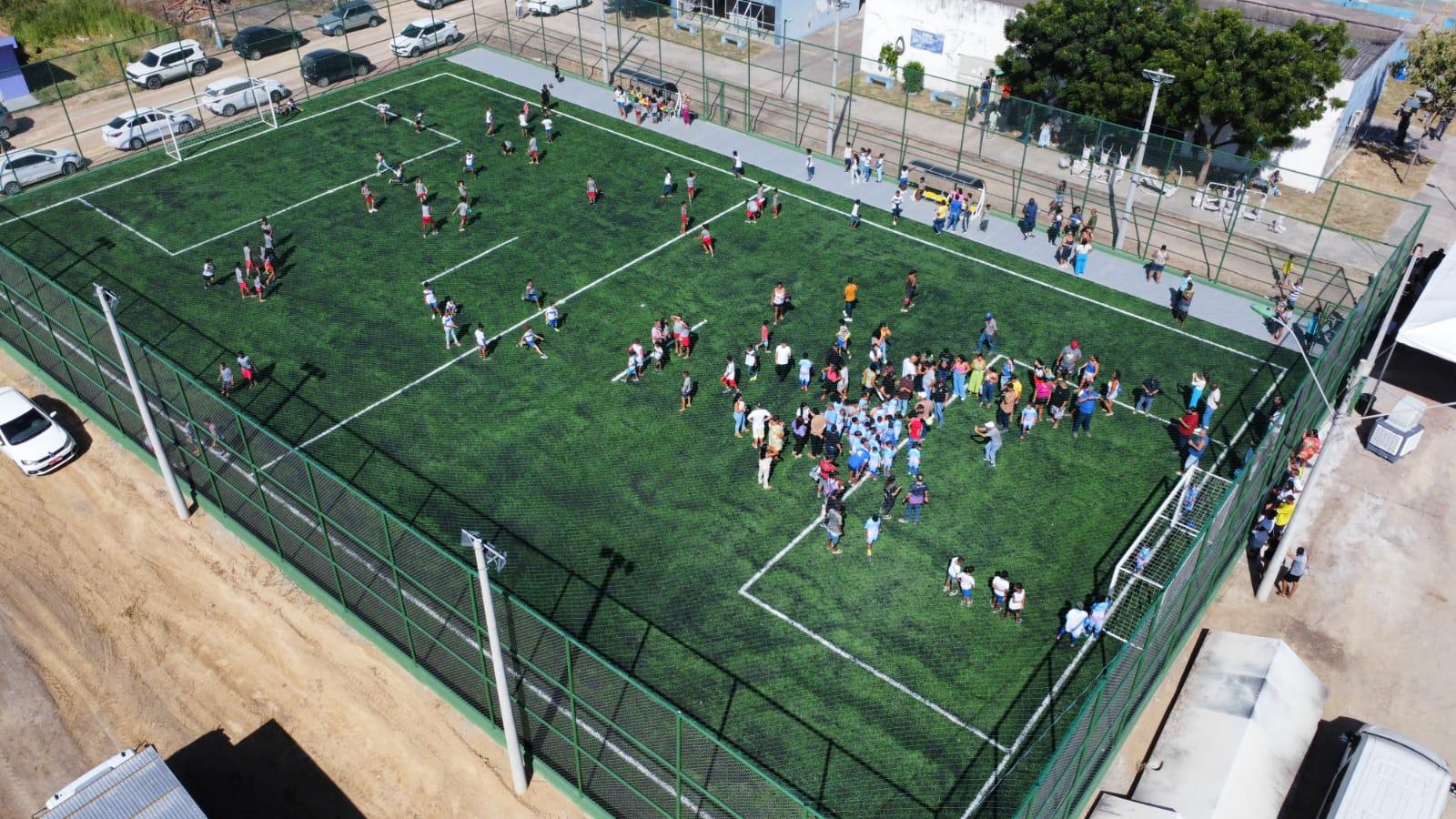 Mais parceria entre Prefeitura e Governo do ES: Campo Bom de Bola, no bairro Ayrton Senna, já está sediando projetos esportivos, em São Mateus, no ES