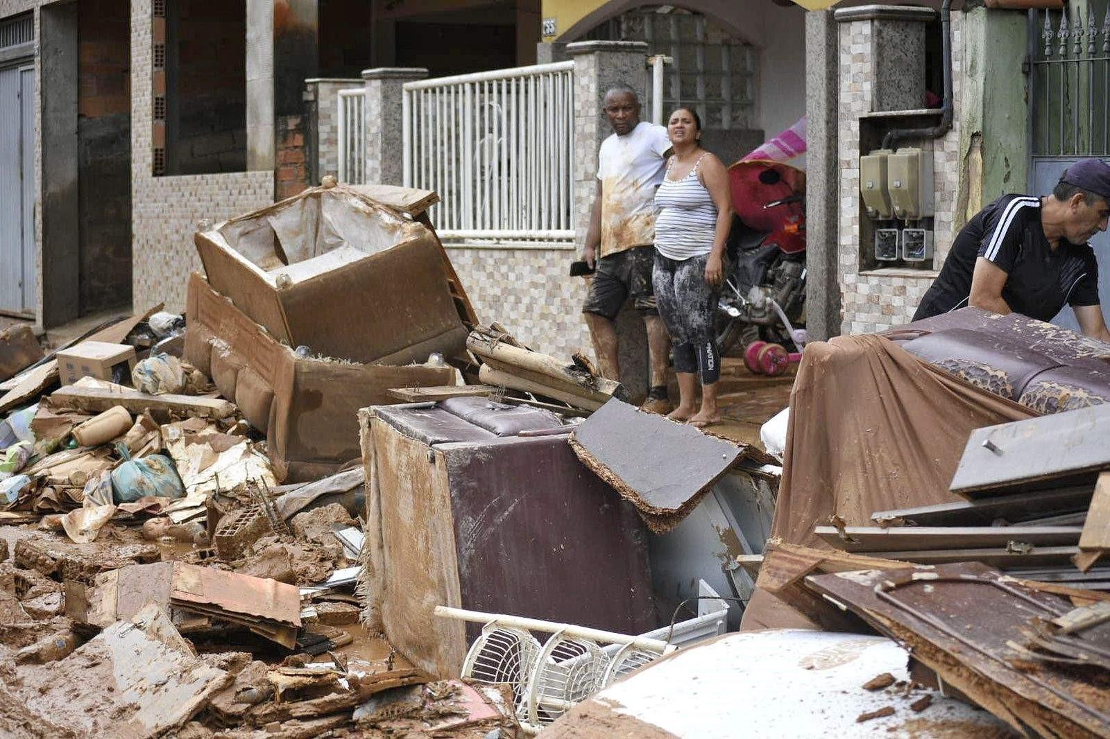 Famílias afetadas pelas chuvas vão receber auxílio de R$ 3 mil