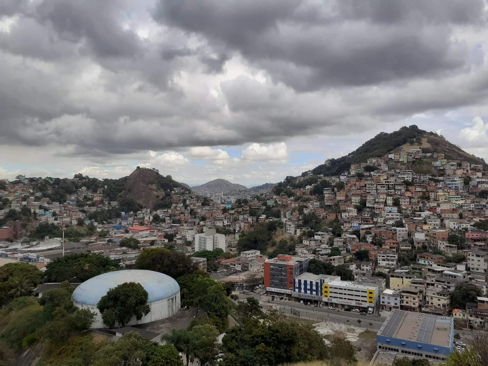 Cidades do ES recebem novo alerta para chuva e ventos fortes