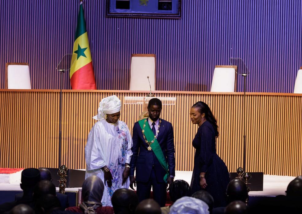 Polígamo, presidente de Senegal assume o cargo e apresenta duas primeiras-damas