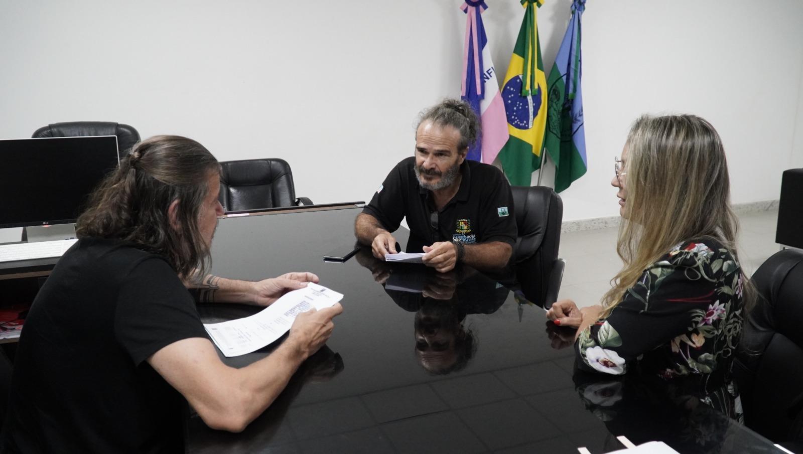 Aprimorando o atendimento às crianças autistas em São Mateus no ES, a Prefeitura amplia o quadro de professores auxiliares e cuidadores na rede municipal Aprimorando o atendimento às crianças autistas em São Mateus no ES, a Prefeitura amplia o quadro de professores auxiliares e cuidadores na rede municipal