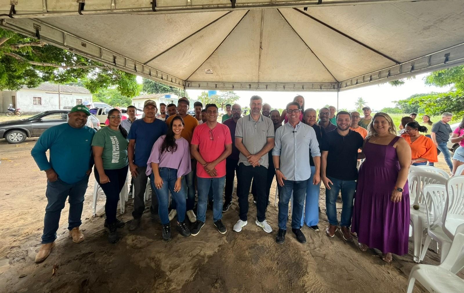 Programa Arranjos Produtivos entrega 160 toneladas de calcário em Pedro Canário, no ES