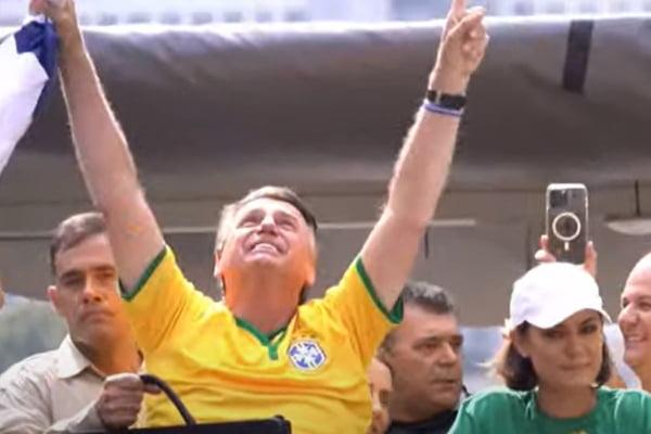 Bolsonaro convoca apoiadores para ato em Copacabana, no Rio