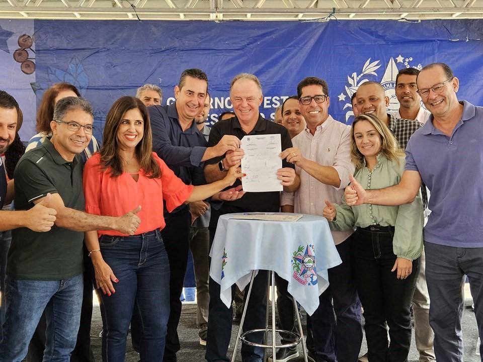 Casagrande anuncia obras de adaptação e infraestrutura rural em Águia Branca, no ES Casagrande anuncia obras de adaptação e infraestrutura rural em Águia Branca, no ES