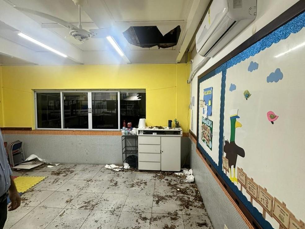 Chão cede e professora cai de uma sala a outra em escola particular no ES