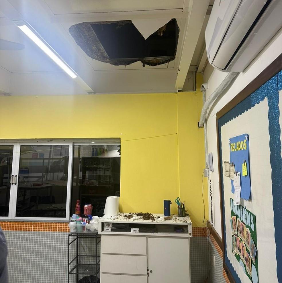 Chão cede e professora cai de uma sala a outra em escola particular no ES