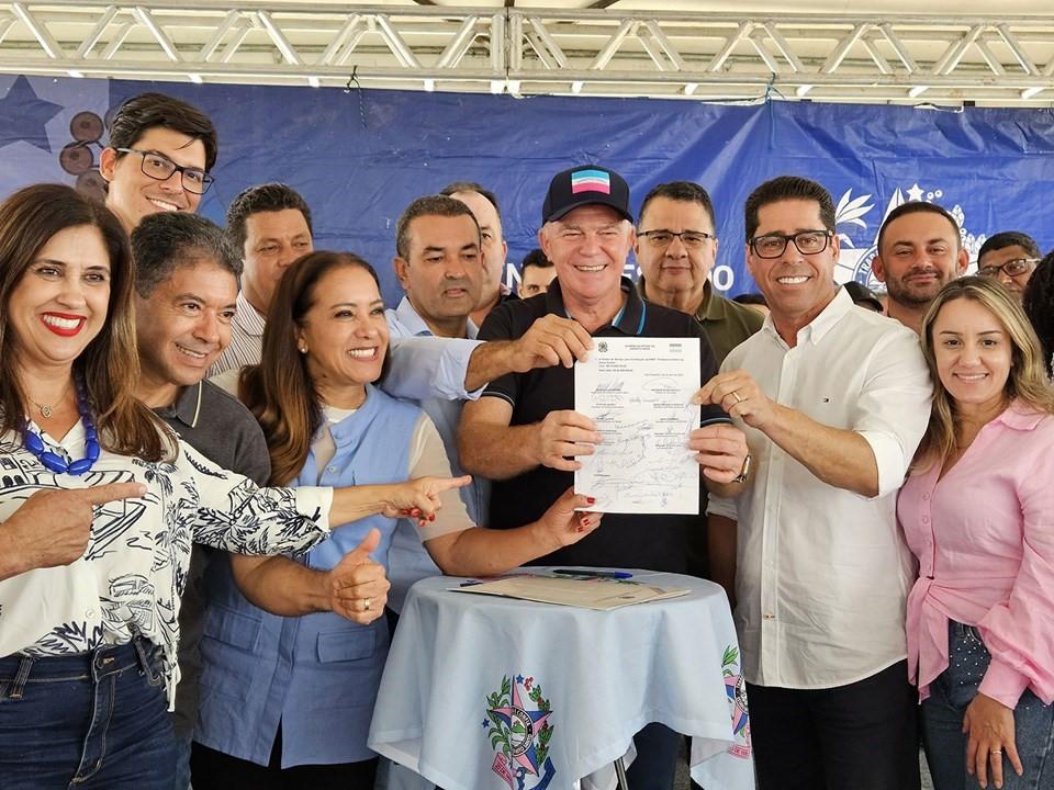 Governo do ES inaugura obras e anuncia novos investimentos em Vila Pavão Governo do ES inaugura obras e anuncia novos investimentos em Vila Pavão