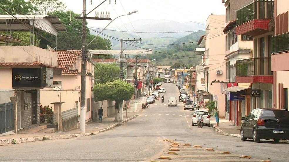 Homem tenta matar a esposa com tiros no peito, Sul do ES; ele tentou se matar depois