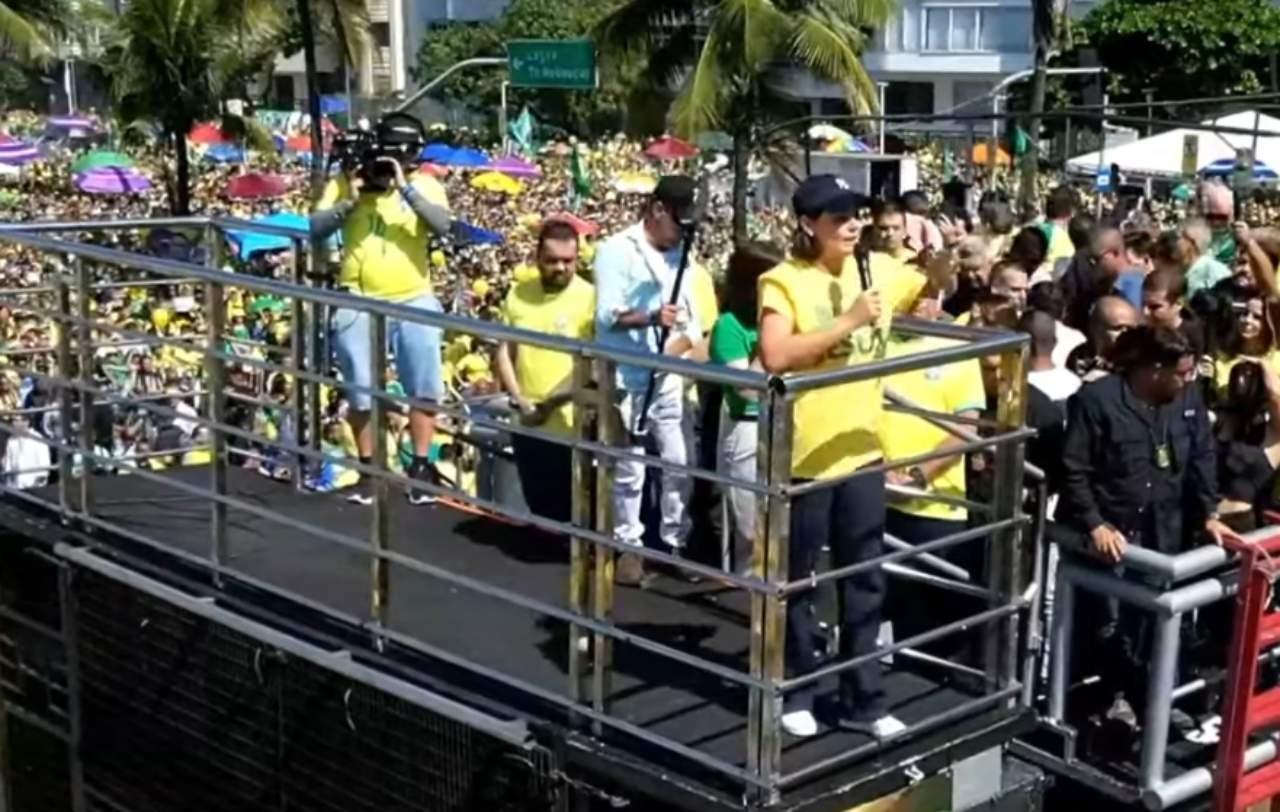 Bolsonaro exalta Musk, critica ministros de Lula e terceiriza ataques a Moraes Bolsonaro exalta Musk, critica ministros de Lula e terceiriza ataques a Moraes