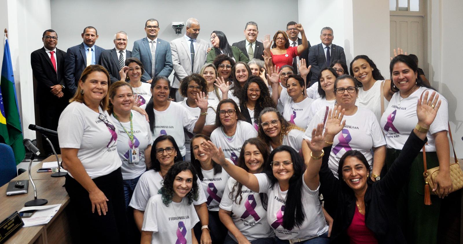 Por unanimidade, vereadores de São Mateus, no ES, aprovam direitos para pessoas com fibromialgia Por unanimidade, vereadores de São Mateus, no ES, aprovam direitos para pessoas com fibromialgia