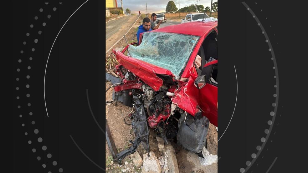 Carros batem de frente na ES-220 e deixa três jovens mortos e um ferido, no ES