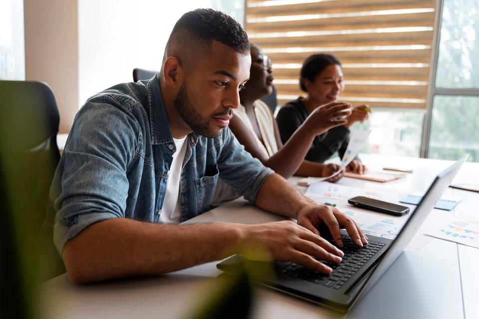 QualificarES abre inscrições de cursos de qualificação profissional on-line, no ES