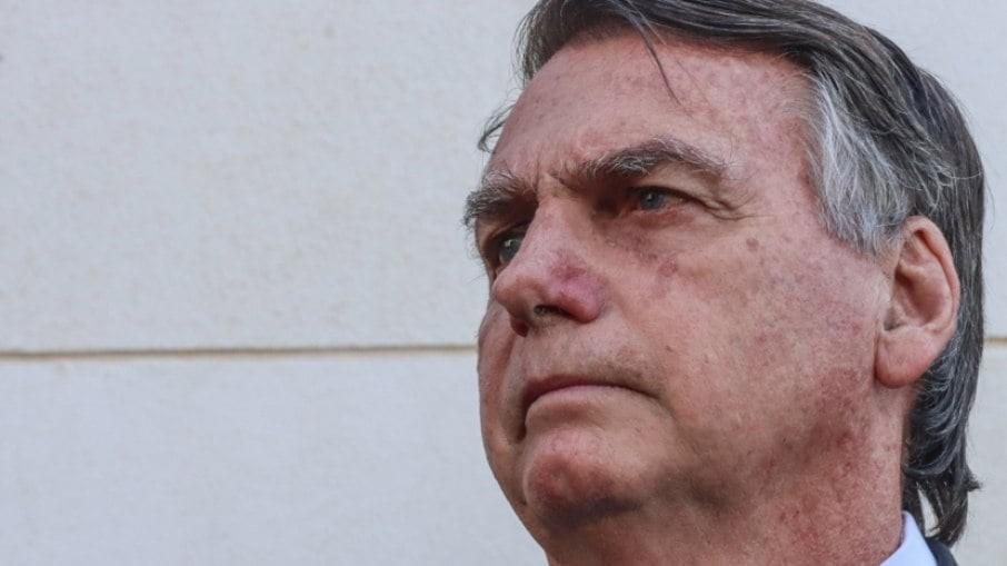 Bolsonaro é levado a SP para tratar erisipela e obstrução intestinal Bolsonaro é levado a SP para tratar erisipela e obstrução intestinal