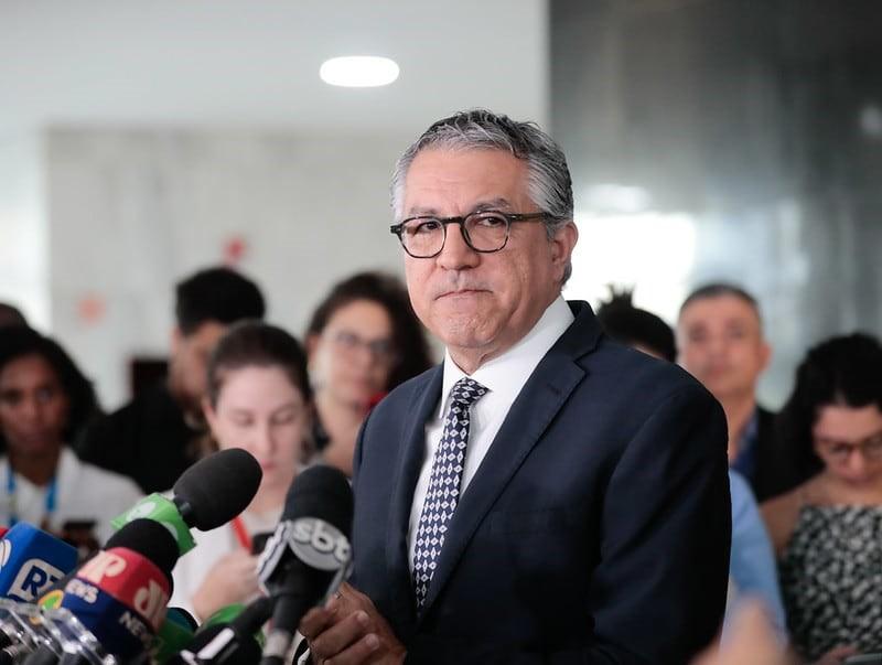 Governo cria emenda de resgate emergencial de R$ 1,3 bilhão para ajudar na reconstrução do RS Governo cria emenda de resgate emergencial de R$ 1,3 bilhão para ajudar na reconstrução do RS