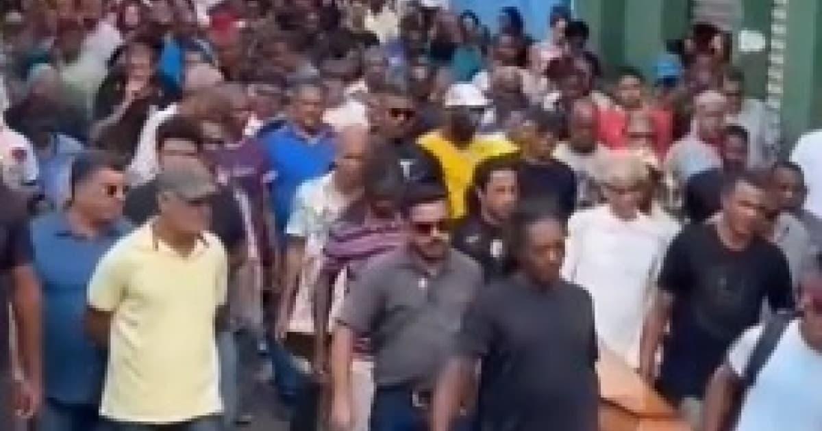 “Não sou freira, nem puta”: cafetina é enterrada ao som de Rita Lee