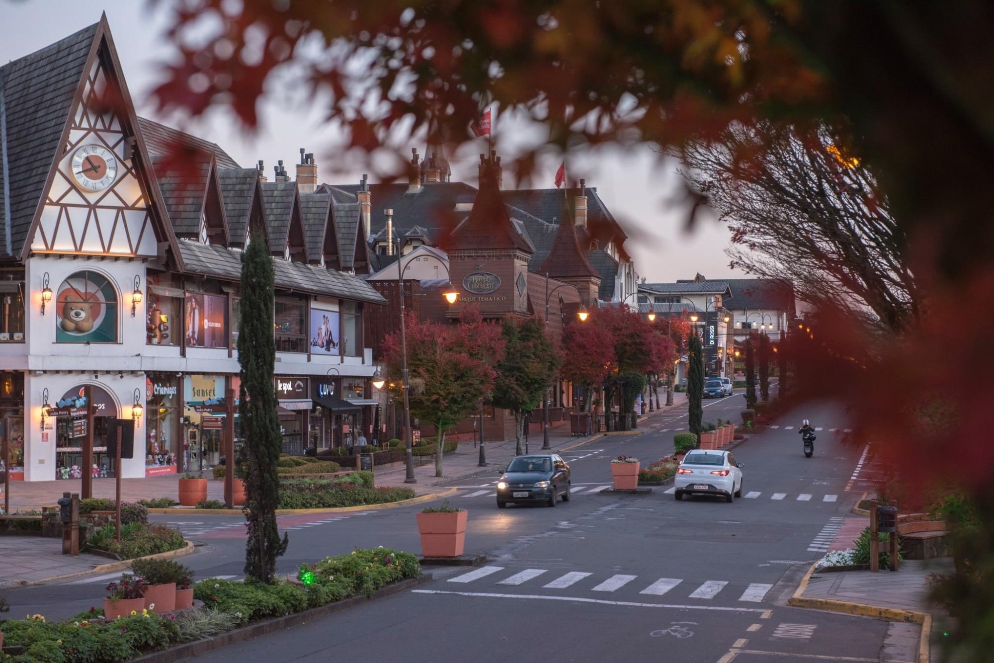 Tragédia no RS deixa hotéis às moscas e causa rombo de R$ 150 mi no turismo da região de Gramado