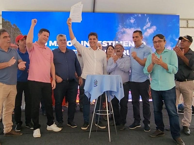 Ricardo Ferraço visita obras da ES-379 e anuncia investimentos em Irupi, ES Ricardo Ferraço visita obras da ES-379 e anuncia investimentos em Irupi, ES