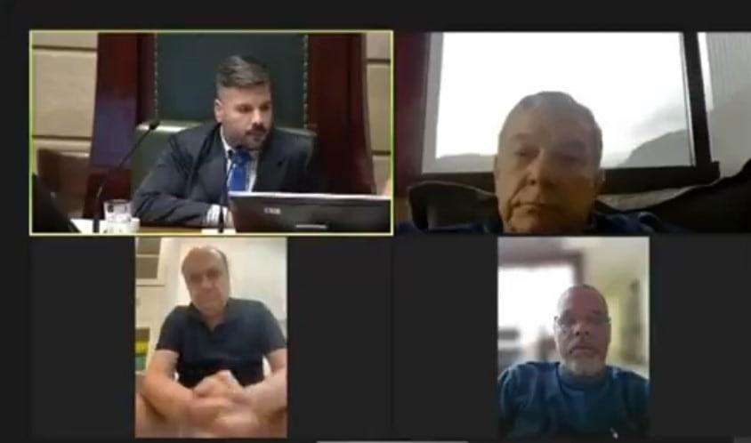 Vereador César Maia é surpreendido em vaso sanitário durante sessão da Câmara no Rio Vereador César Maia é surpreendido em vaso sanitário durante sessão da Câmara no Rio