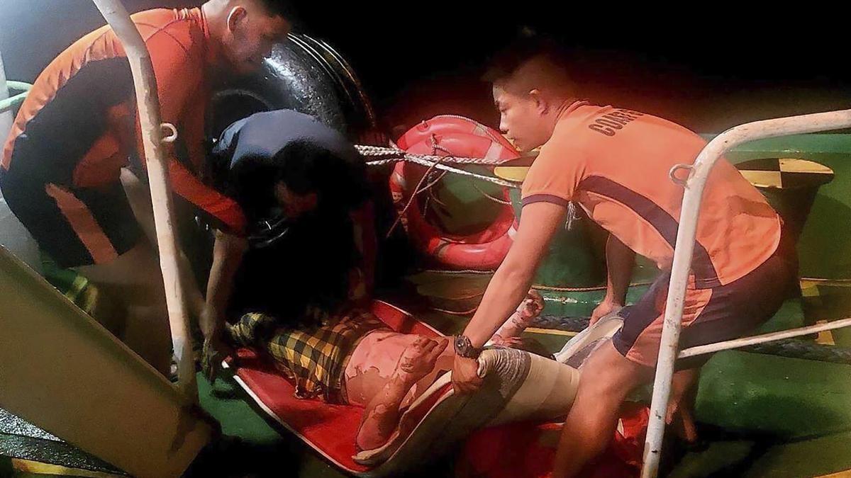 Barco de pesca explode, mata seis pessoas e deixa outras seis feridas